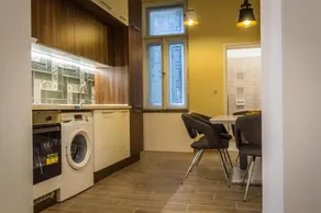 Fashion Street Apartments - Image 5