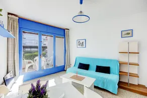 Apartment With Scenic View - Image 4
