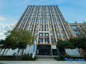 Youth Twilight Hotel (Ole Plaza Branch) - Image 2