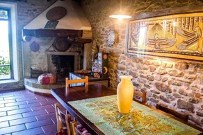 TUSCAN HILLS - STONEHOUSE, GARDEN & POOL - Image 5