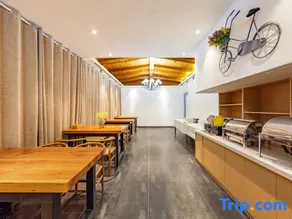 Xinzhu Design Holiday Manor - Image 4