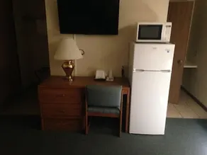 The Thunder Cove Hotel - Image 2