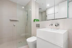 COMPLETE HOST Park View St Kilda - Image 2