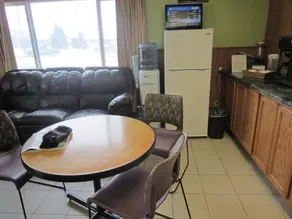 Cloud 9 Motel - Image 5