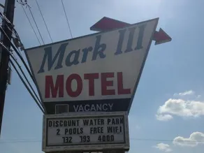 Mark III Motel and Apartments - Image 3
