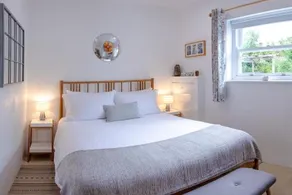 Meadow Cottage Bed & Breakfast - Image 3