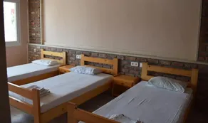 Menis Haus - Image 3