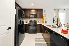 Cozy Smart Home with Pool & Gym - Image 4