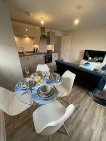 Luxurious Apartment in Brooklands - Image 4