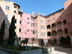 Vieux Lyon Cour Renaissance - Image 2
