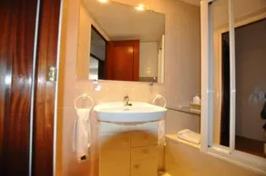 Apartment Free Parking Near Barcelona - Image 5