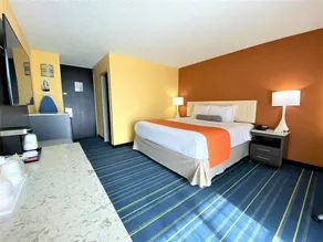 Howard Johnson by Wyndham Clifton NJ - Image 4