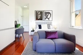 Charming Studio With Balcony in Inner City Glebe - Image 5