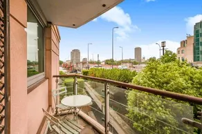 Riverside Balcony Apartment, 10 minutes from Oxford Circus - Image 5