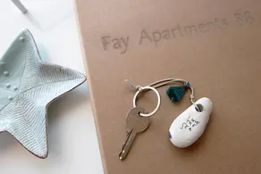 Fays Apartments Glyfada - Image 4
