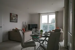 Cygnet House Serviced Apartment - Image 2
