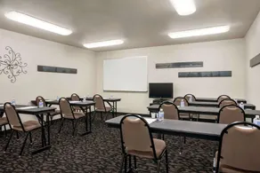 Oak Tree Inn, McAlester - Image 5