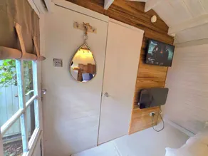 Coastal Cosy Cabin With hot tub - Image 3