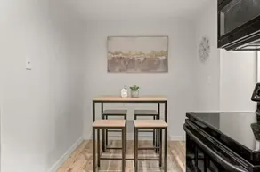 Urban Chic 1BR Apartment - Image 3