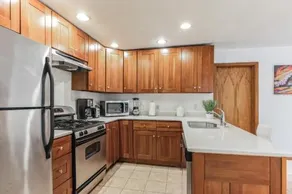 Brand New Stylish Noho Apartment - Image 4