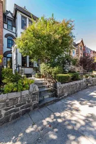 Luxe 2BD2BA Townhouse in Hip Area - Near Metro - Image 4