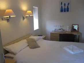 Clifton Lodge Hotel - Image 3