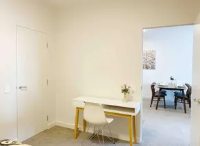 Modern apartment in Cannington - Image 3