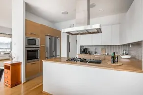 Spacious Home With four Terrace,Wonderful sea View - Image 4