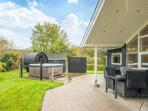 8 person holiday home in Ebeltoft-By Traum - Image 5