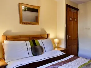 A D Coach House Cottage - Image 4