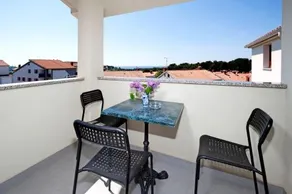 Nice apartment with balcony on the second floor with a lovely view of the sea - Image 5