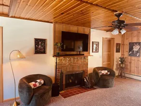 Little Loch 2 Bedroom Home by RedAwning - Image 4