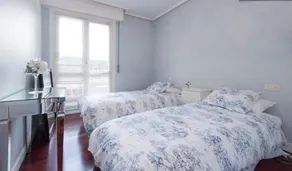 Apartamento con Jardin - Image 2