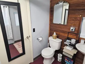 Caboose Inn - Image 5