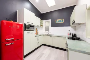 Unique 2BR Converted Storefront APT in Alphington! - Image 4