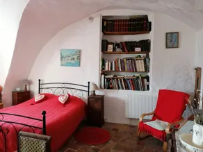 Chambre et Pièce à Vivre Indépendantes - Image 2