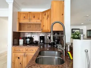 Spacious and Luxurious 4bd 3br House Pool Tub BBQ Private - Image 4