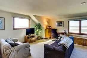 Sea Rock Retreat - Image 5