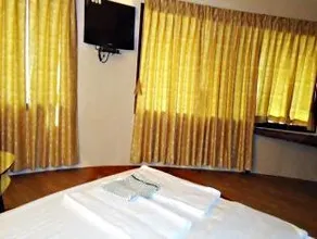 Grand Kashmir - Image 4