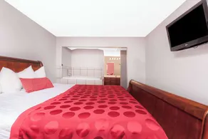 Ramada by Wyndham Henderson/Evansville - Image 5