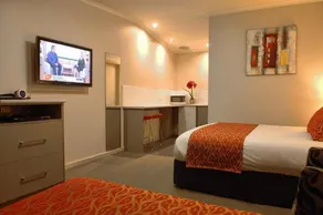 Unwind Mount Gambier Sophisticated Suite - Image 2