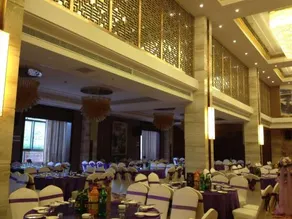 Cen Yang Hotel - Image 5