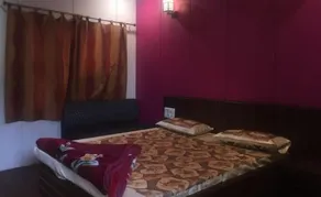 Deluxe Stay Near The Epic Tajmahal - Image 4