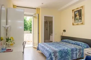 Hotel Cristina - Image 2
