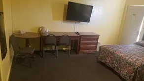 Black Gold Motel - Image 5