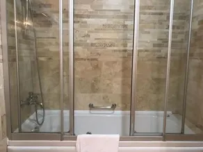 Gold City Luxury Apartment - Image 4