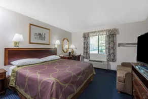 Super 8 by Wyndham Hartford Hotel - Image 5