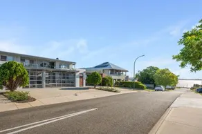 Applecross Riverside Apt - Image 2