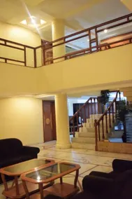 Hotel Valiant - Image 4