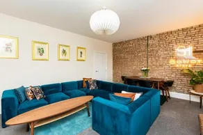Stunning Seaside Apt Sleeps 6 - Image 3
